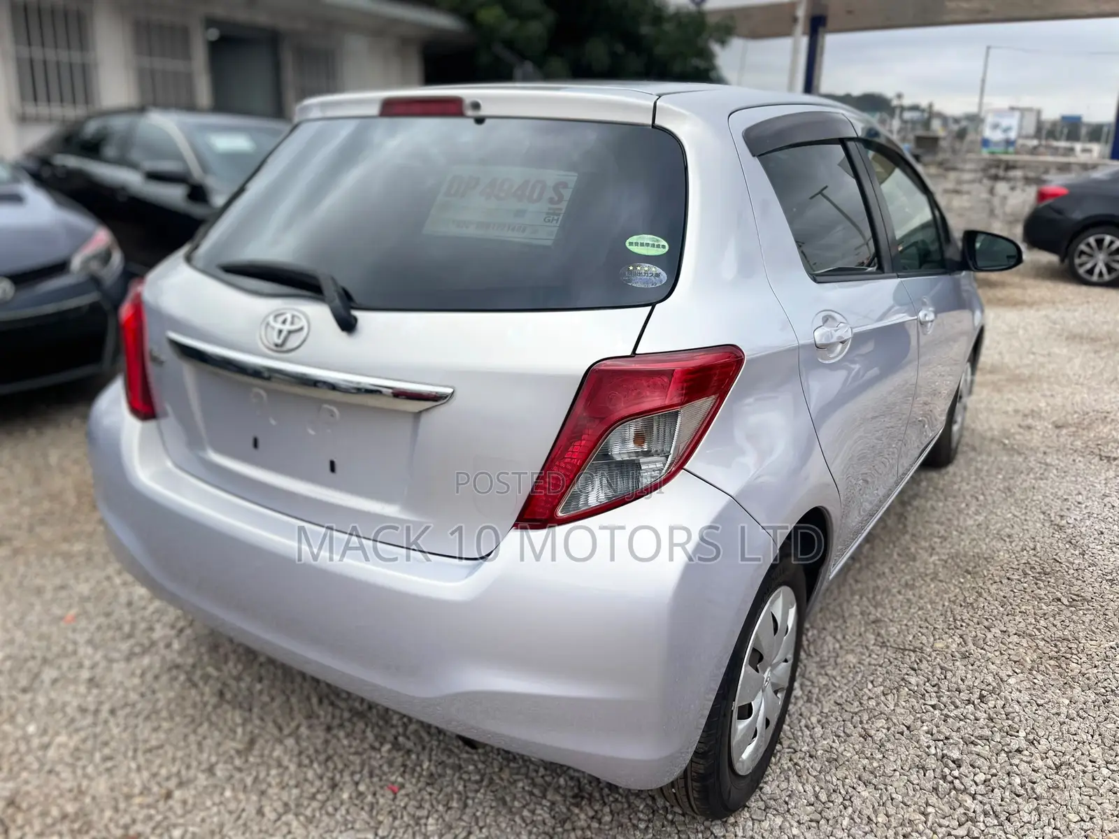 Toyota Vitz 1.5 FWD 3dr 2014 Silver