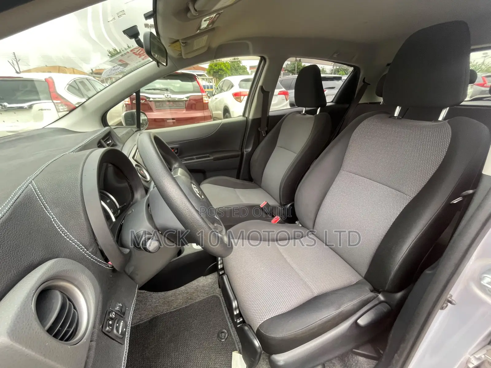 Toyota Vitz 1.5 FWD 3dr 2014 Silver