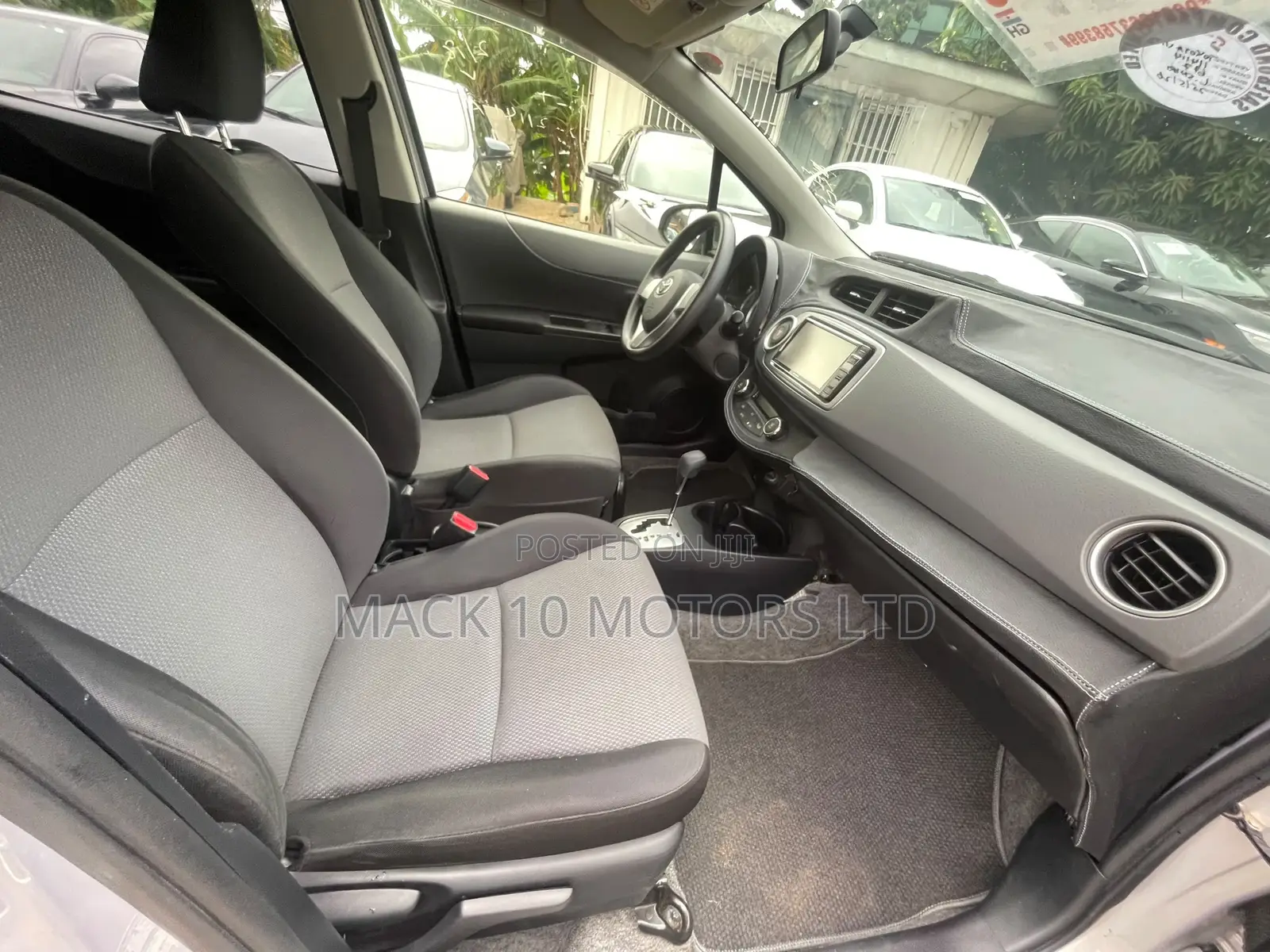 Toyota Vitz 1.5 FWD 3dr 2014 Silver