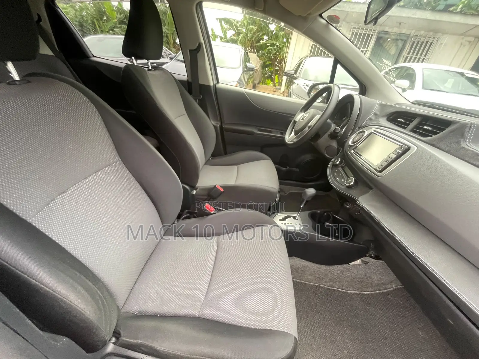 Toyota Vitz 1.5 FWD 3dr 2014 Silver