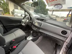 Toyota Vitz 1.5 FWD 3dr 2014 Silver