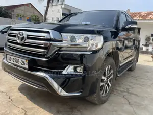 Toyota Land Cruiser 5.7 V8 VXR 2017 Black
