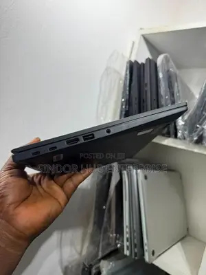 Laptop Lenovo ThinkPad T14s Gen 2 16GB Intel Core i5 SSD 512GB
