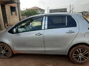 Toyota Vitz 2010 Gray