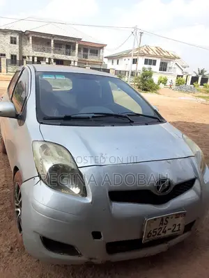Toyota Vitz 2010 Gray