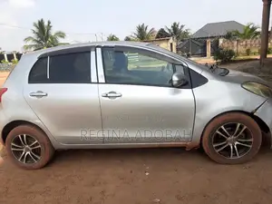Toyota Vitz 2010 Gray