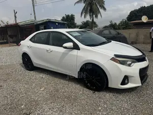 Toyota Corolla S 4dr Sedan (1.8L 4cyl CVT) 2015 White