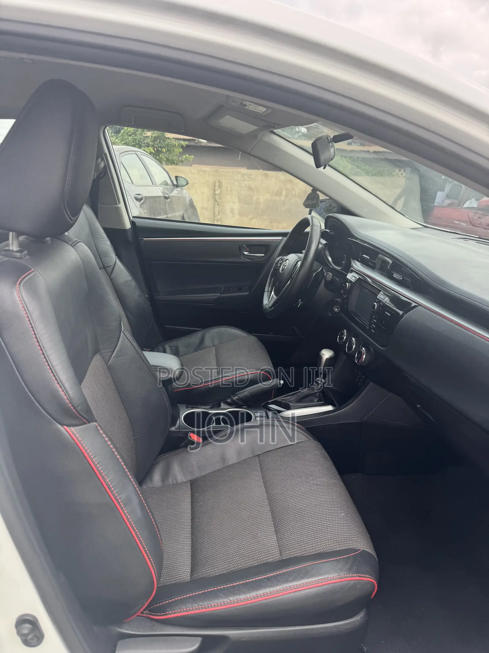 Toyota Corolla S 4dr Sedan (1.8L 4cyl CVT) 2015 White
