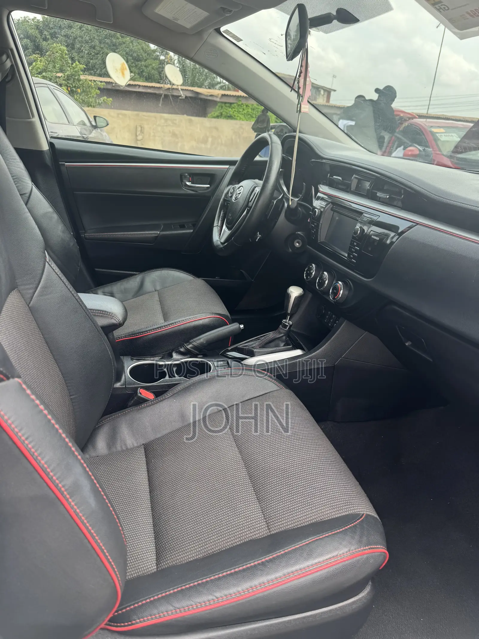 Toyota Corolla S 4dr Sedan (1.8L 4cyl CVT) 2015 White