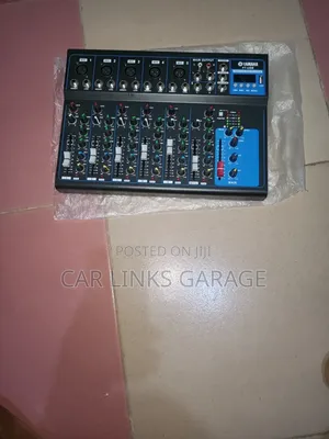 Yamaha F7-USB