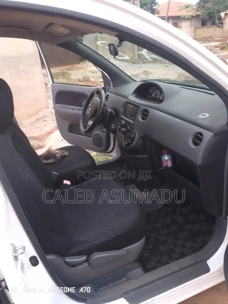 Toyota Sienta 2015 White