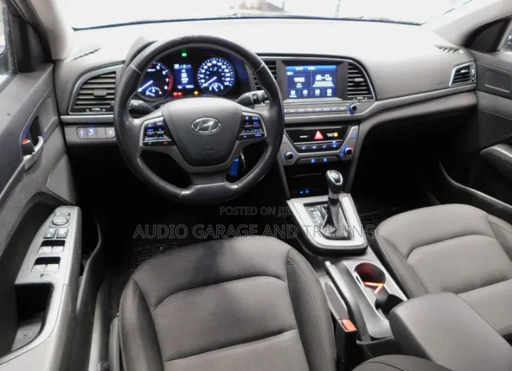 Hyundai Elantra 2018 White
