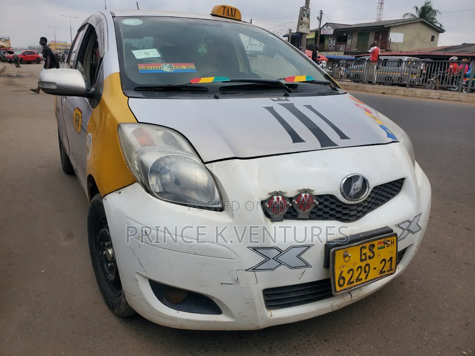 Toyota Vitz 1.3 FWD 3dr 2010 Silver