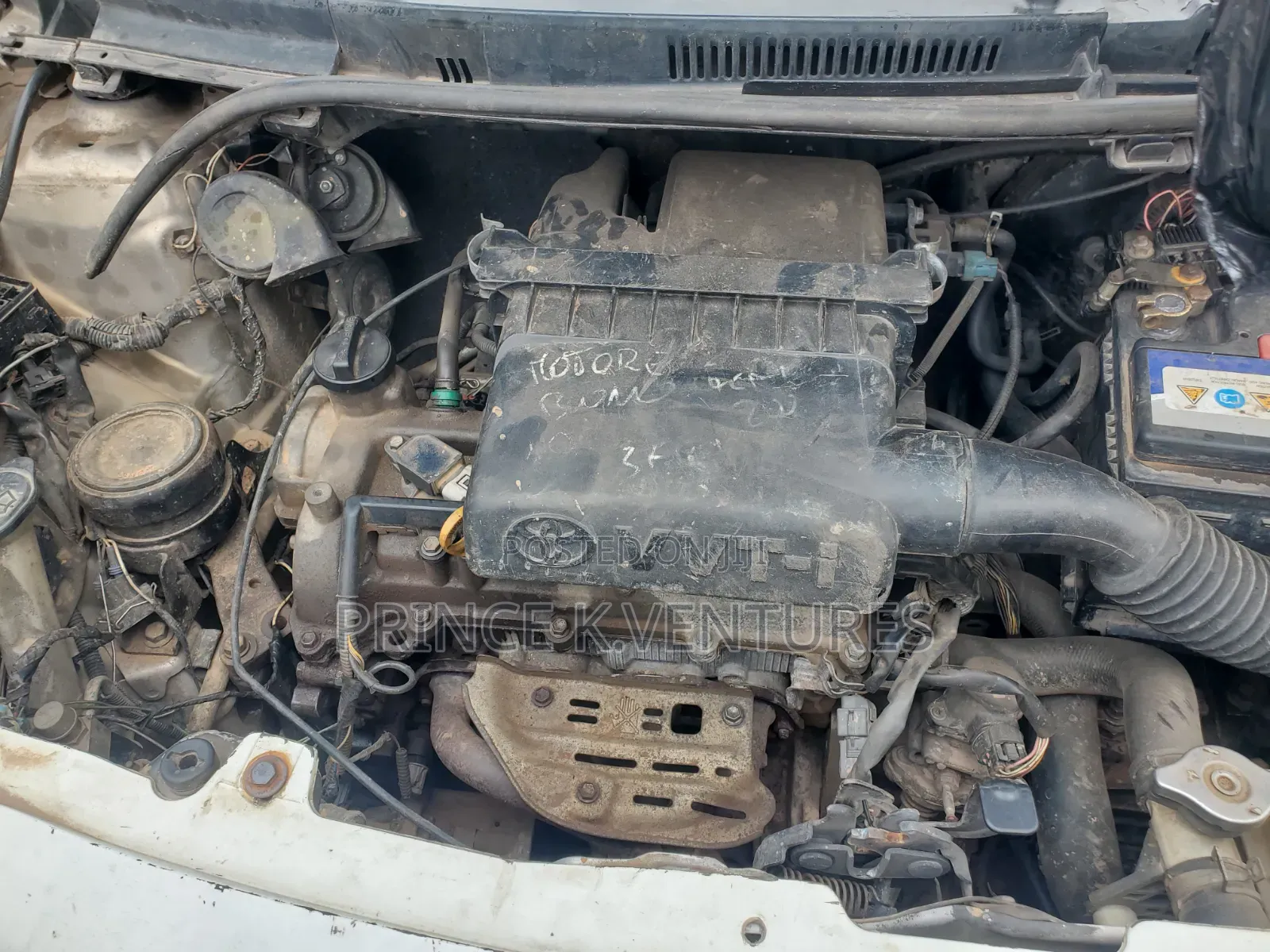 Toyota Vitz 1.3 FWD 3dr 2010 Silver