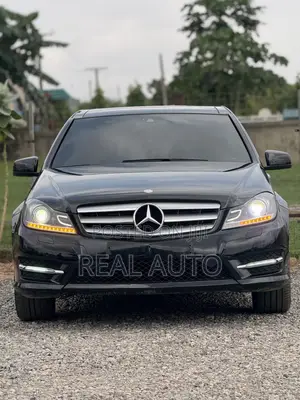Mercedes-Benz C250 2014 Black