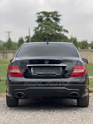 Mercedes-Benz C250 2014 Black