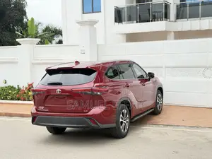 Toyota Highlander XLE 2021