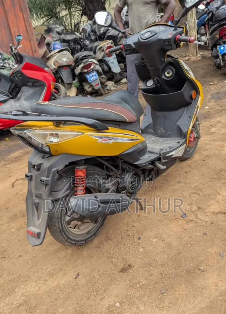 Kymco 2025 Yellow