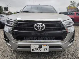 Toyota Hilux Revo Double Cab Deisel 2.8 AWD 2017 Silver