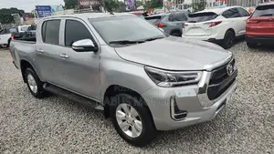 Toyota Hilux Revo Double Cab Deisel 2.8 AWD 2017 Silver