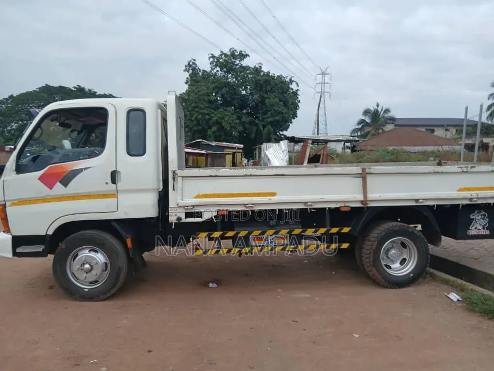 Hyundai Mighty 2 2012 White