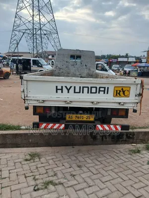 Hyundai Mighty 2 2012 White