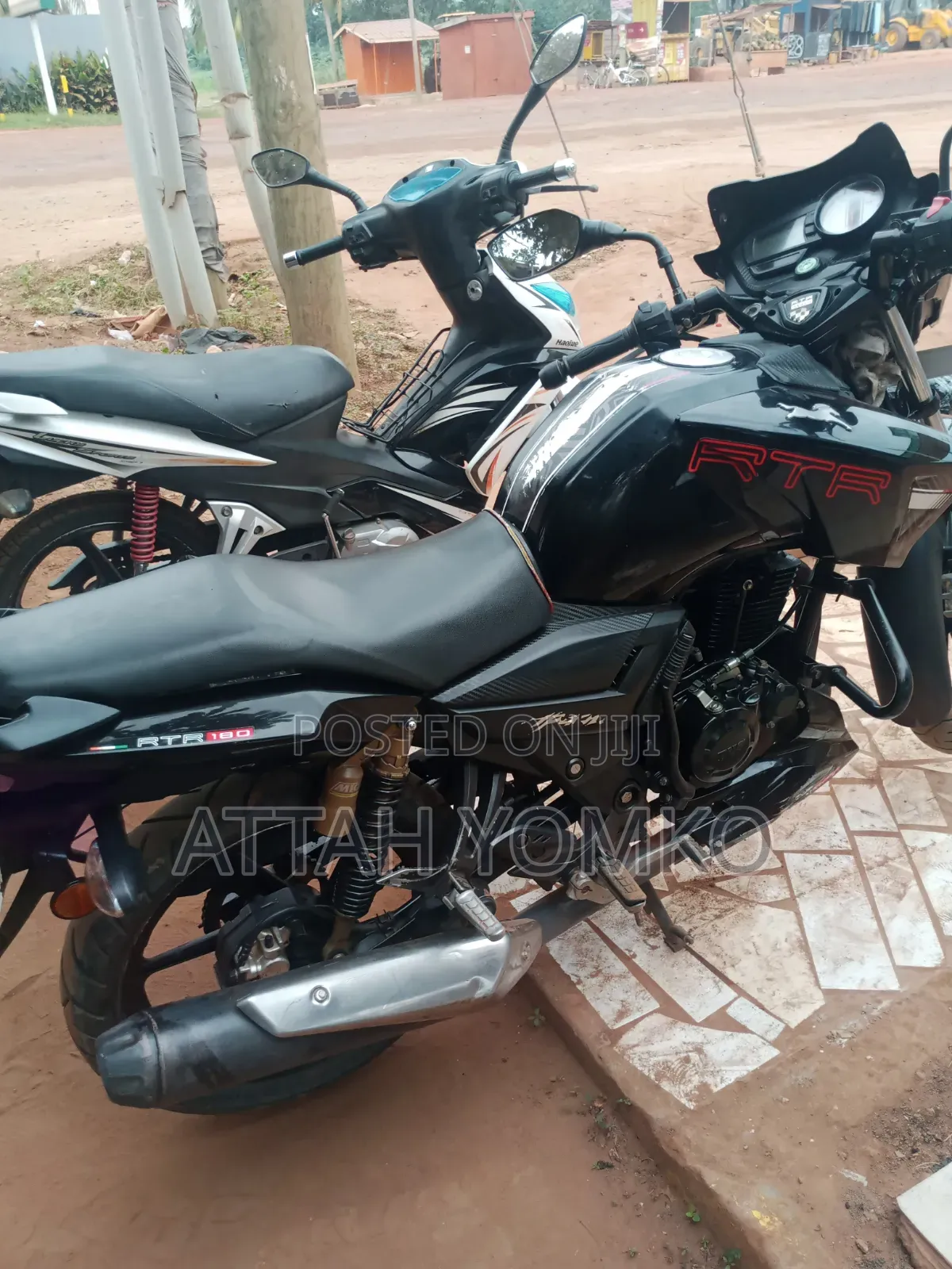 TVS Apache 180 RTR 2025 Black