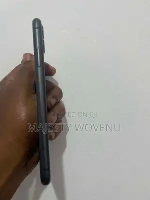 Apple iPhone 11 64 GB Black