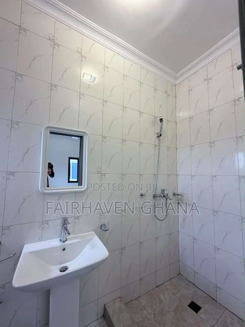 2bdrm Apartment in Fairhaven Properties, East Legon for rent