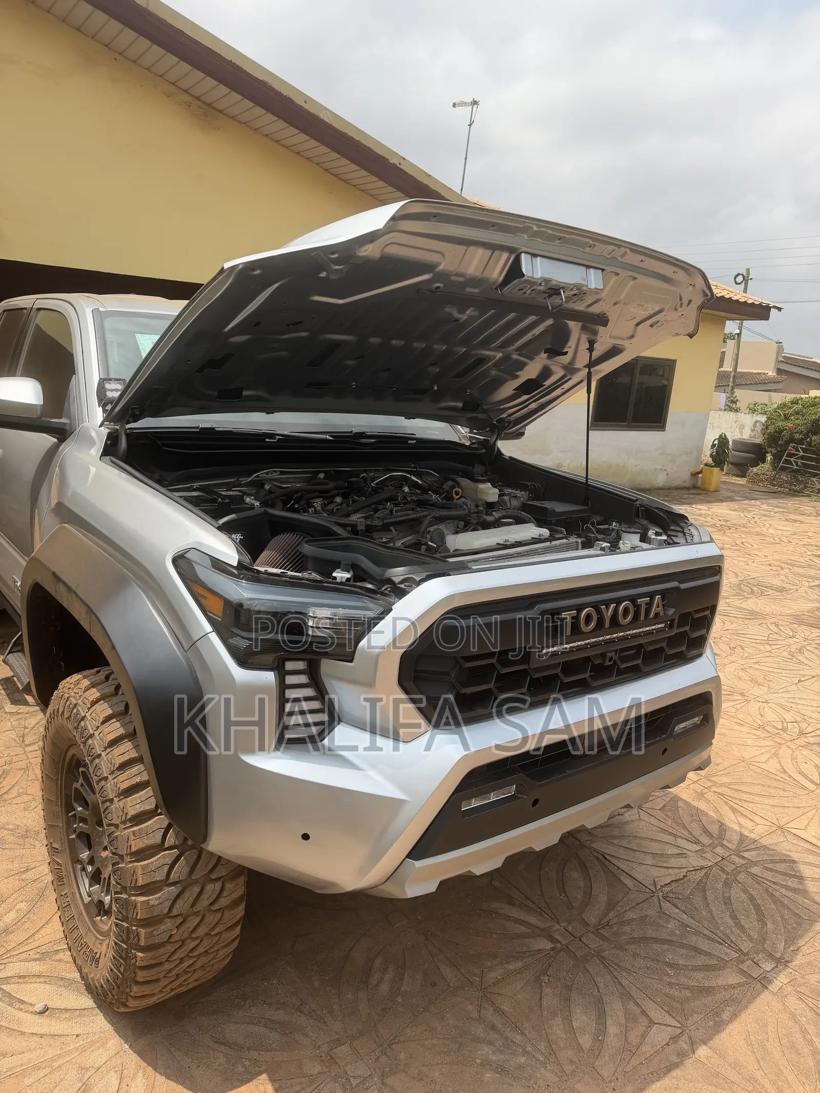 Toyota Tacoma SR5 Double Cab 5' Bed AT 2024 Silver