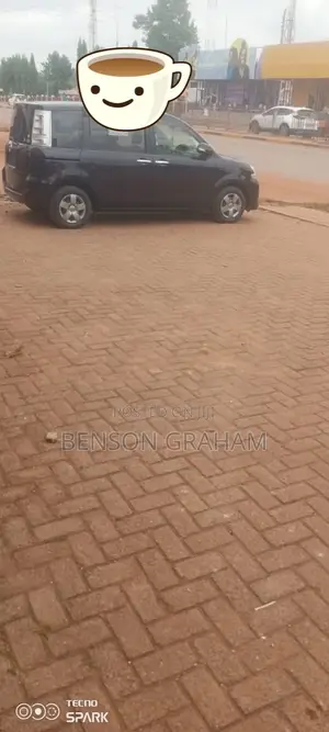 Toyota Sienta 2014 Maroon