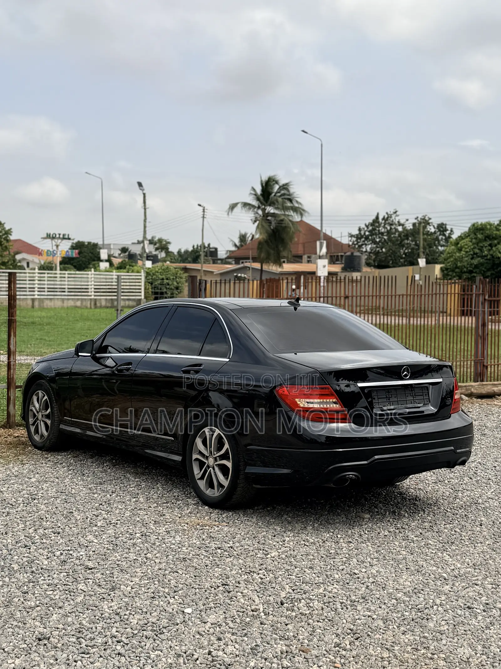 Mercedes-Benz C250 2014 Black