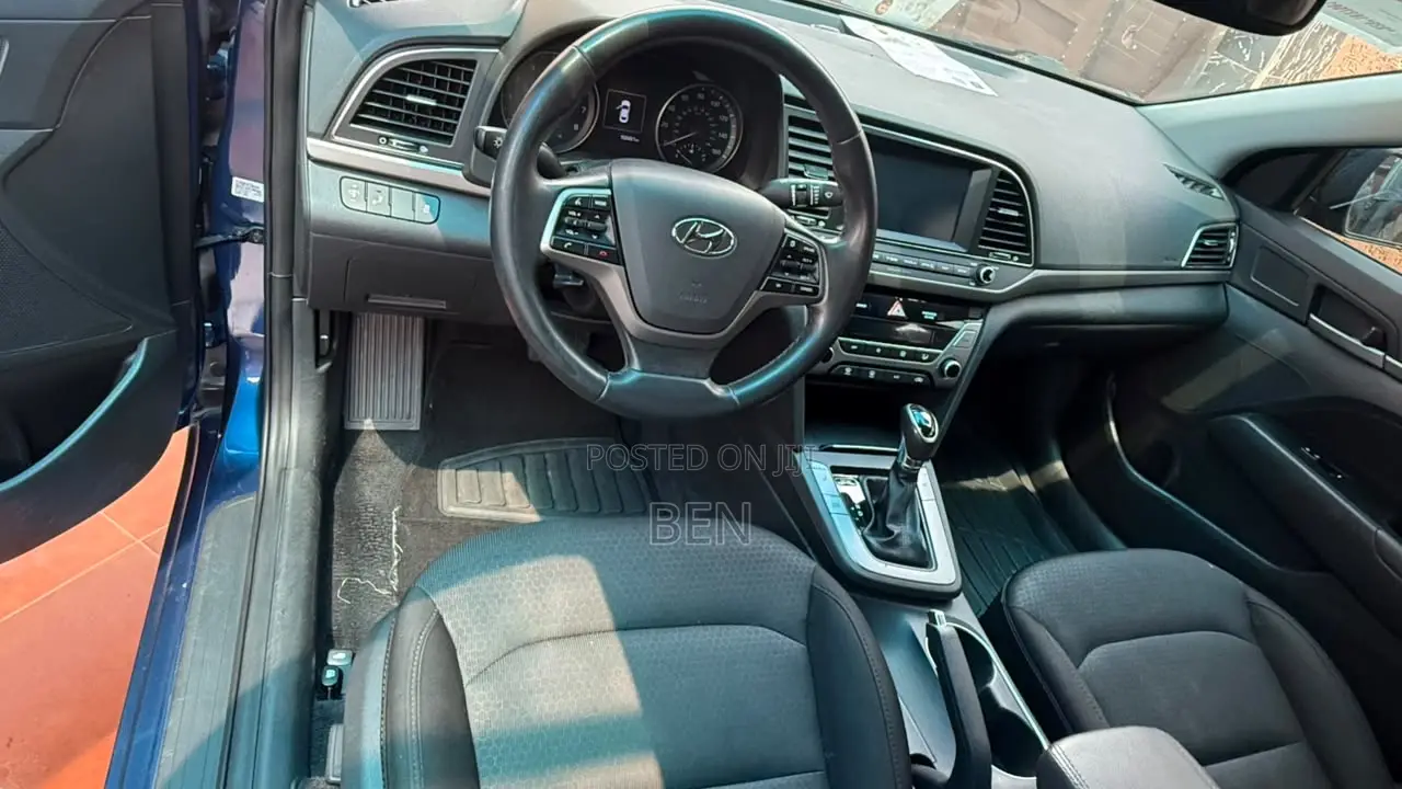 Hyundai Elantra 2017 Blue