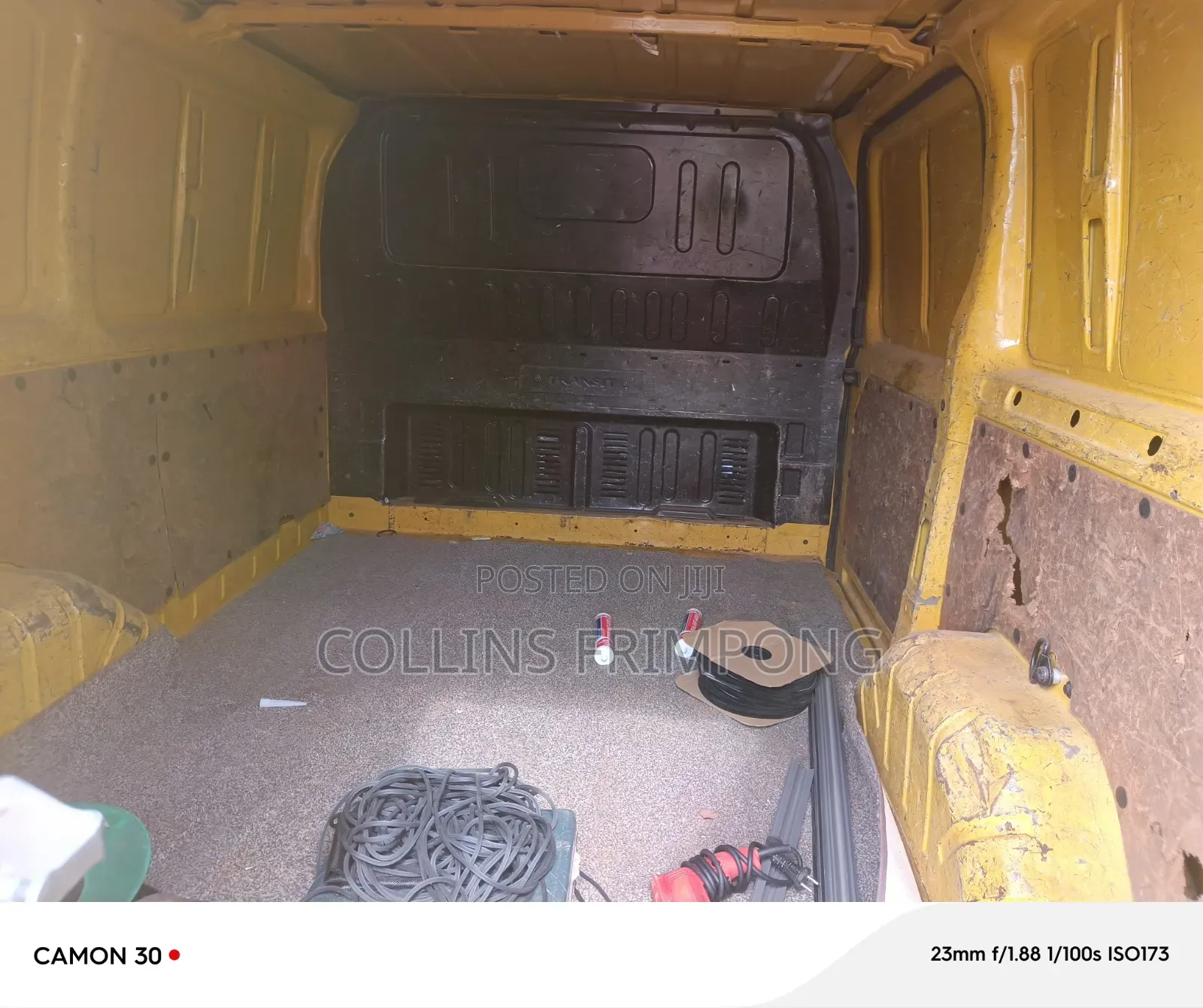 Ford Transit 2010 Yellow