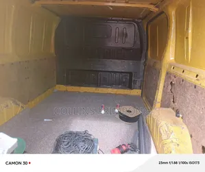 Ford Transit 2010 Yellow