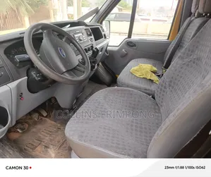 Ford Transit 2010 Yellow