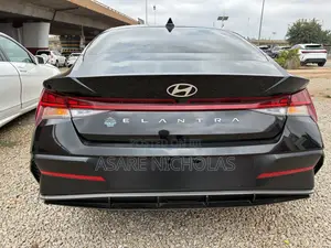 Hyundai Elantra 2025 Black