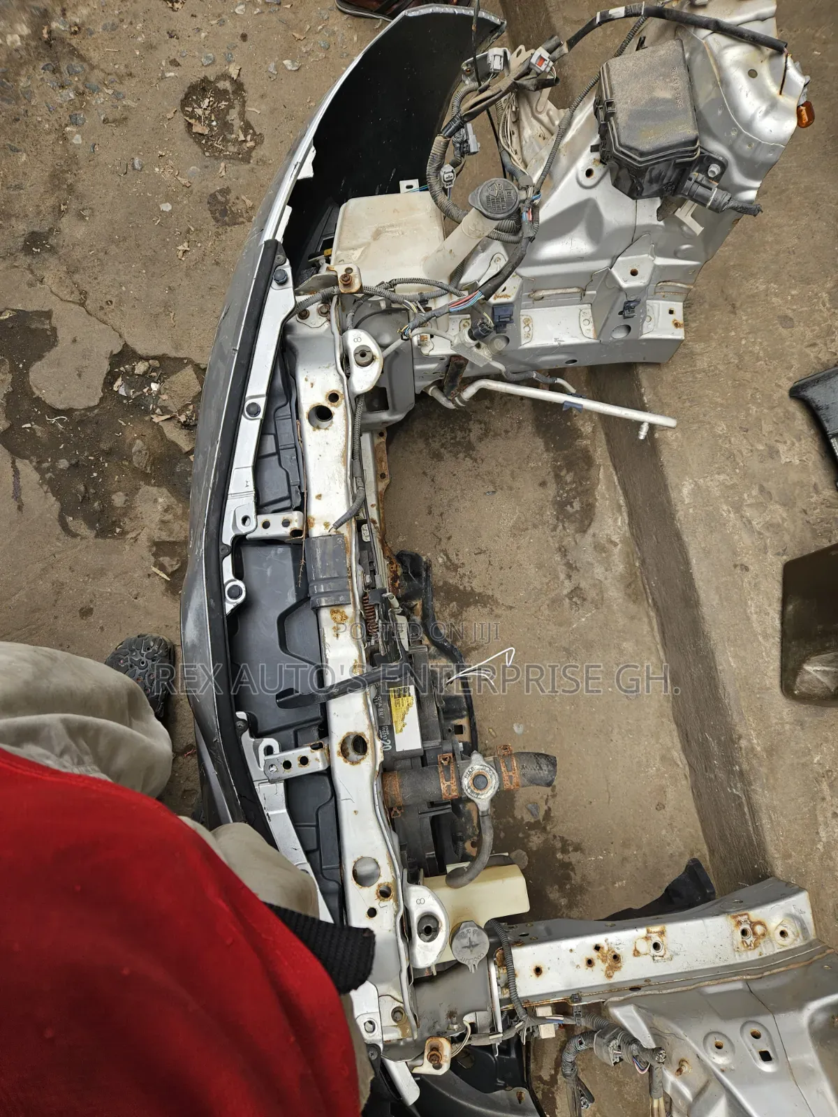 Toyota Vitz 2012/ Front Cut