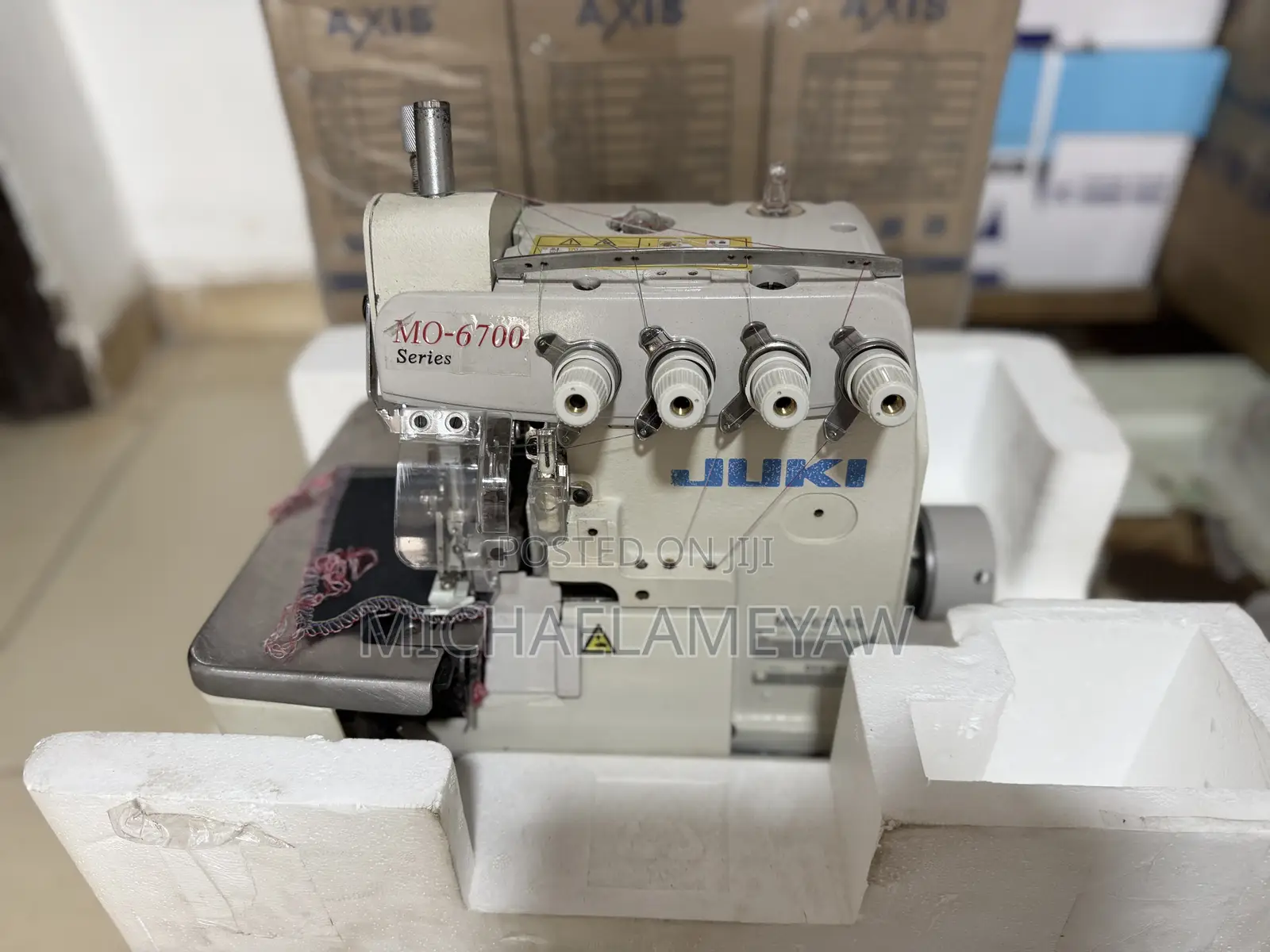 Juki MO 6700 Knitting Machine