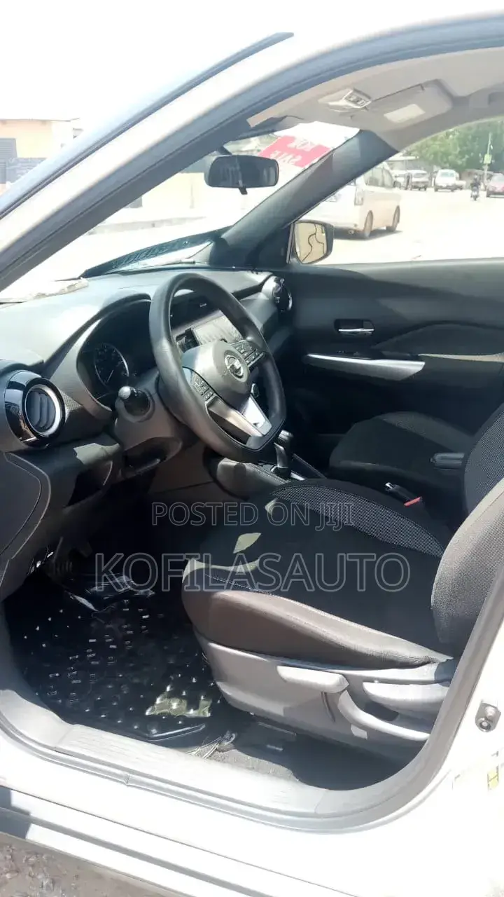 Nissan Kicks 2020 Silver