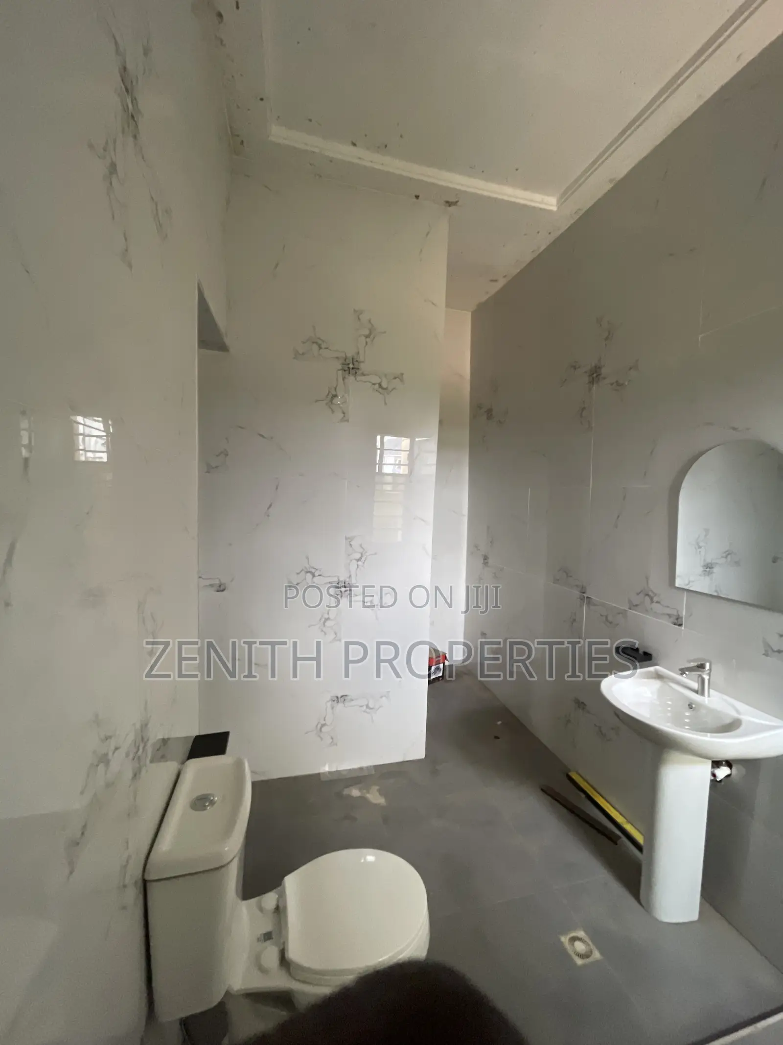 5bdrm Townhouse/Terrace in Zenith Properties, Round About for sale