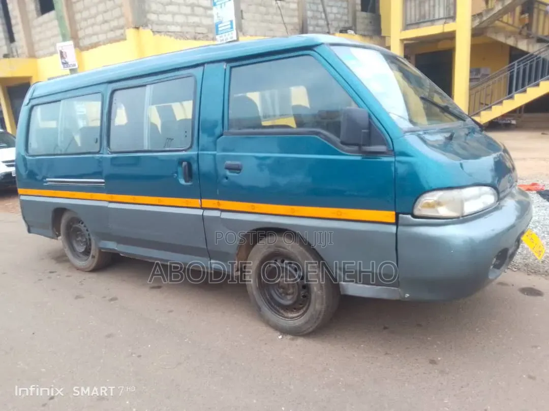 Hyundai H-100 2004 Green