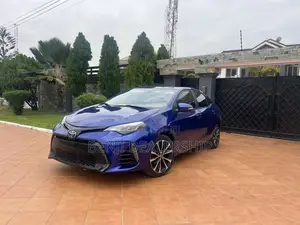 Toyota Corolla XSE (1.8L 4cyl 2A) 2018 Blue