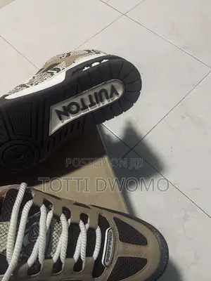 Original Louis Vuitton Skate Brown Snake Skin