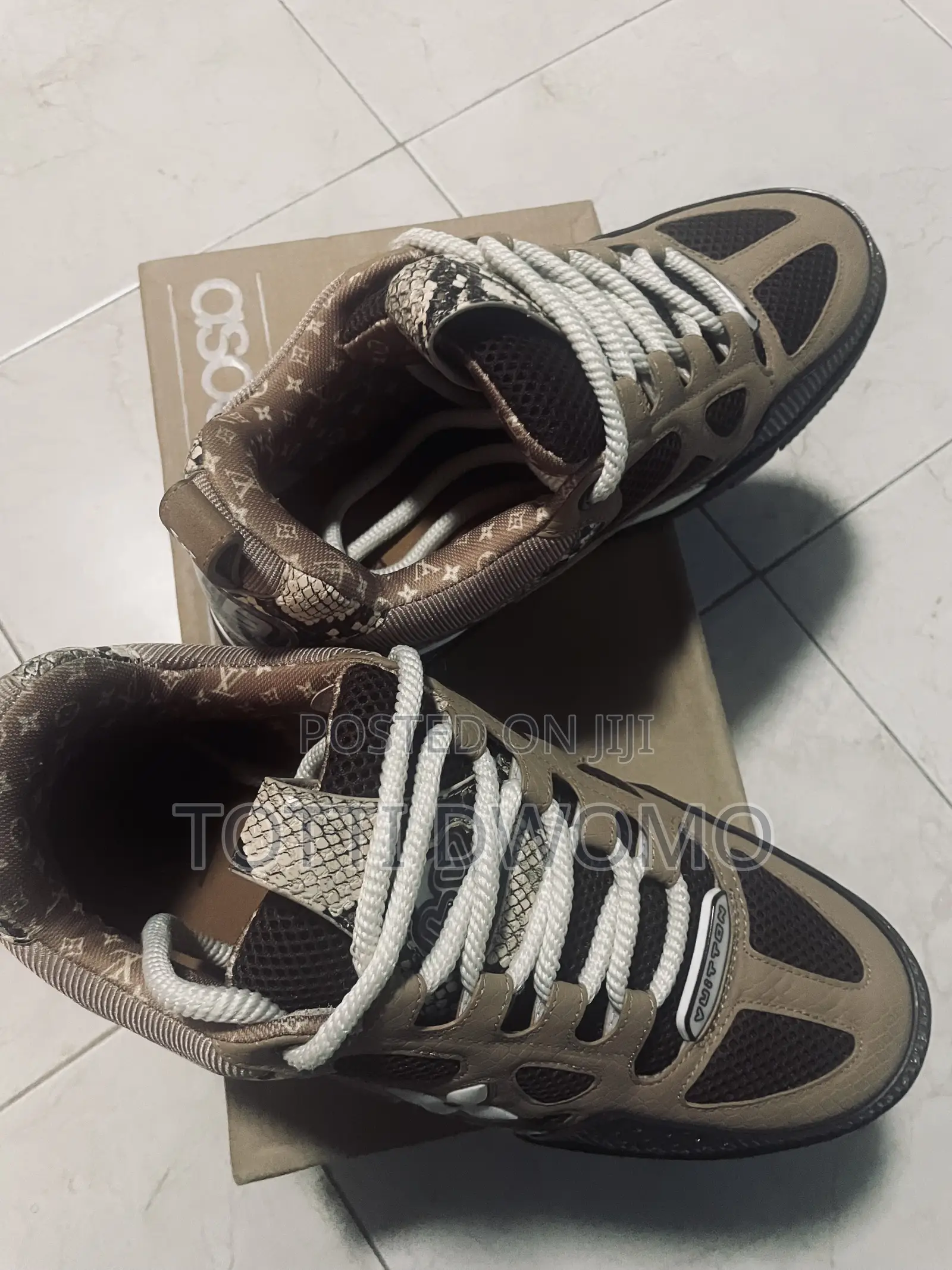 Original Louis Vuitton Skate Brown Snake Skin