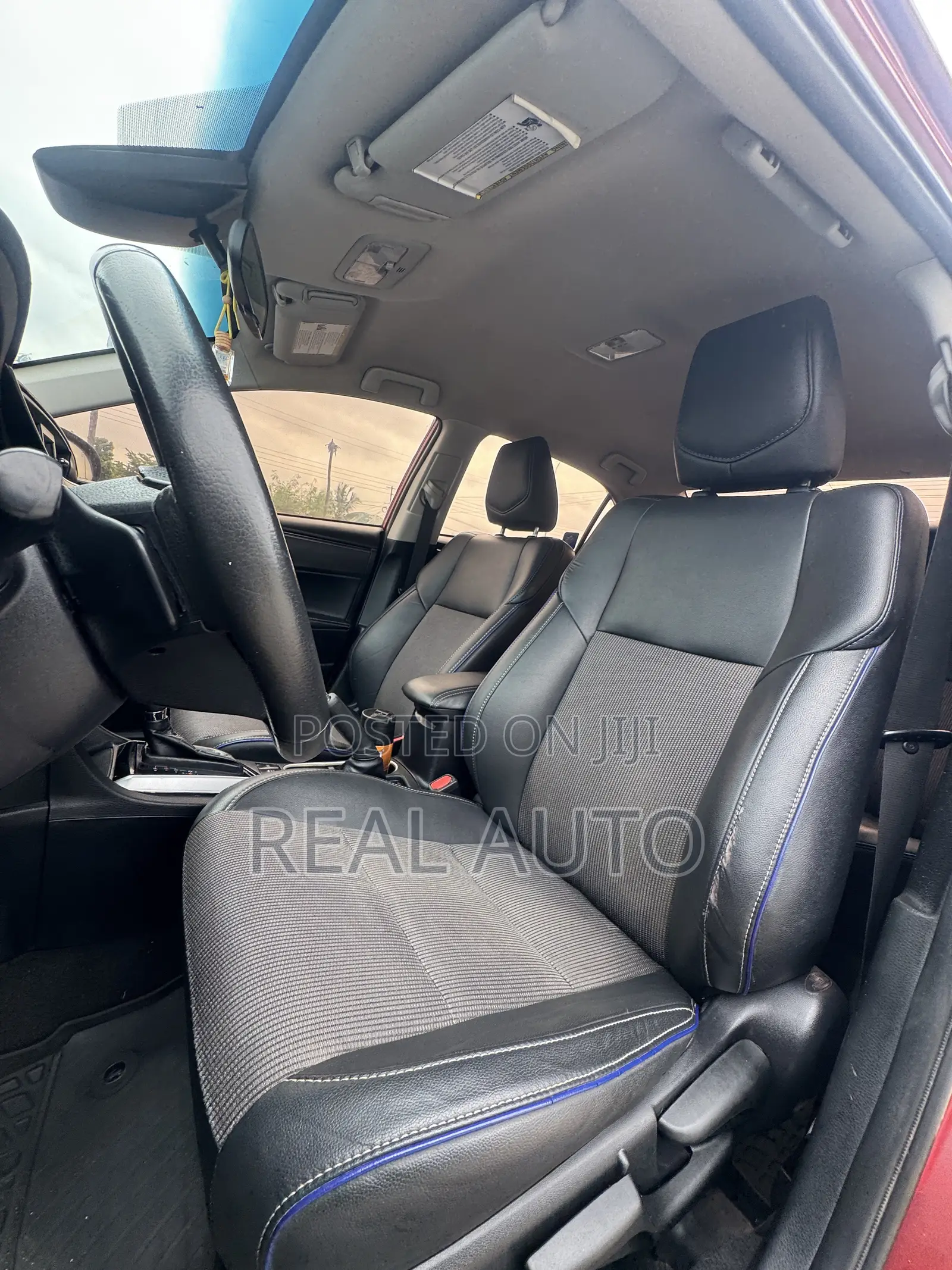 Toyota Corolla SE (1.8L 4cyl 6M) 2018 Red