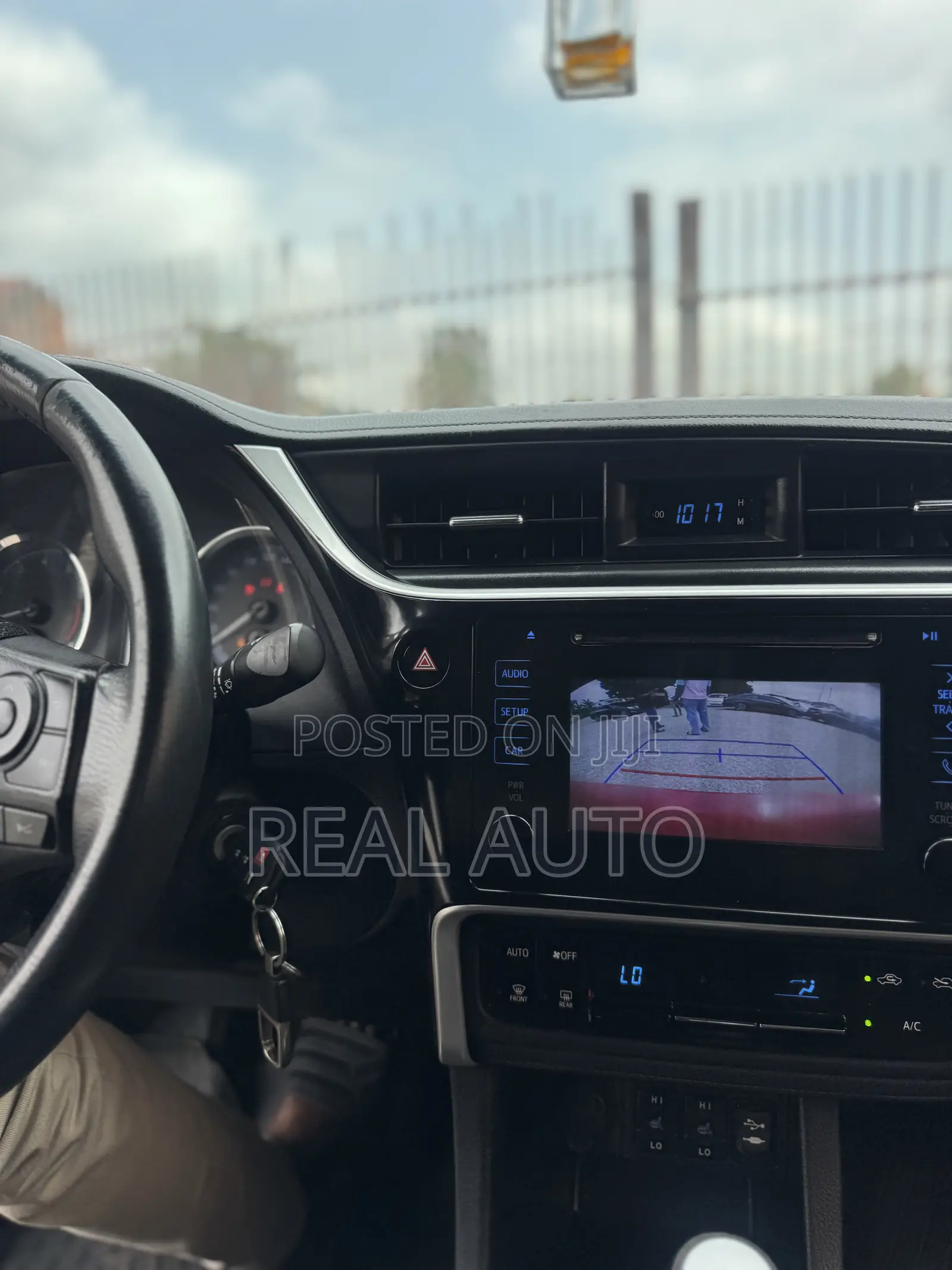 Toyota Corolla SE (1.8L 4cyl 6M) 2018 Red