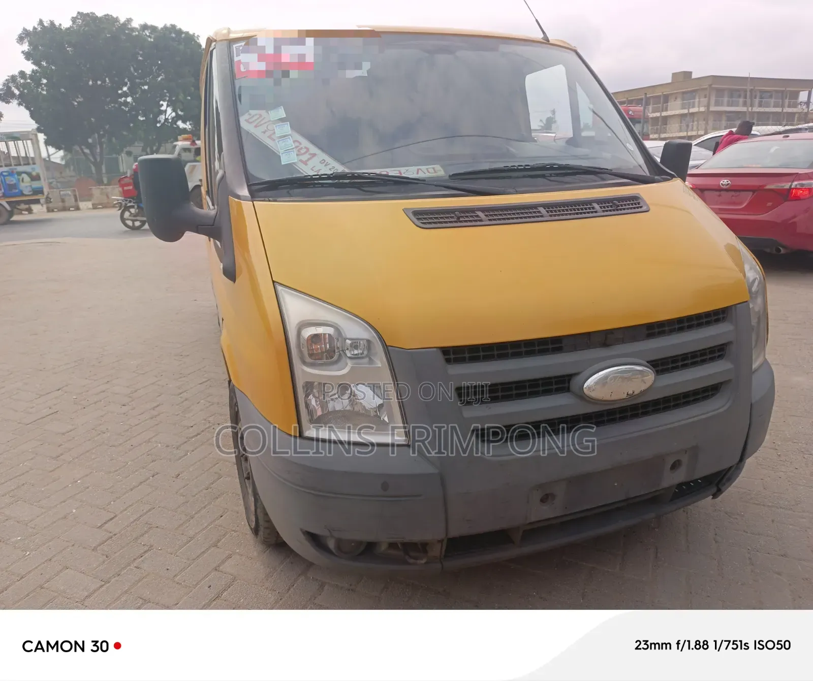 Ford Transit 2010 Yellow