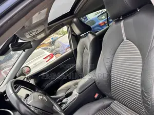 Toyota Camry SE 4dr Sedan (2.5L 4cyl 6A) 2017 Blue