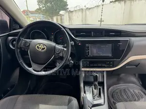 Toyota Corolla 2018 Silver
